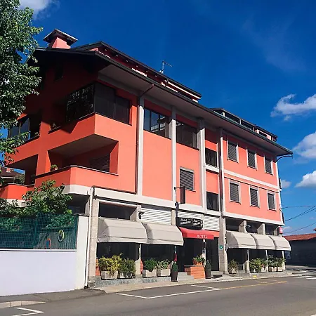 & Rinaldo Borgomanero