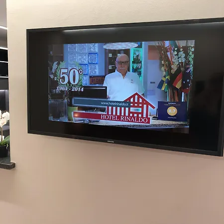 & Rinaldo Borgomanero